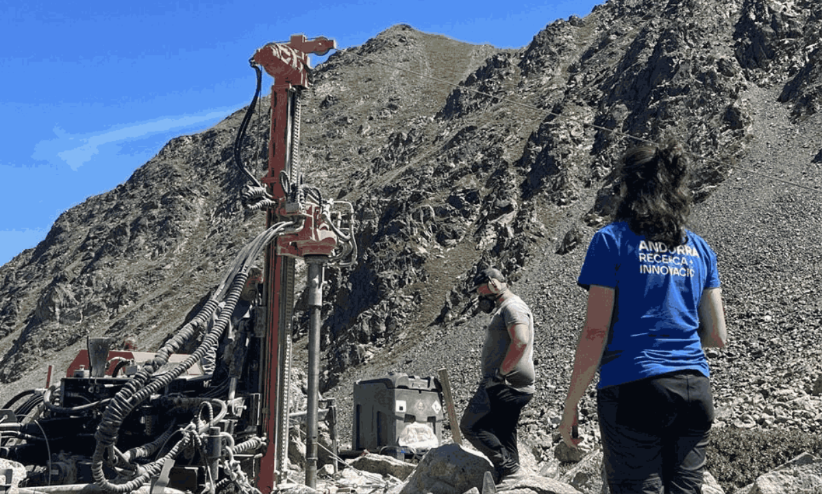 Primers resultats de la perforació als Clots de la Menera per estudiar la temperatura del subsòl pirinenc