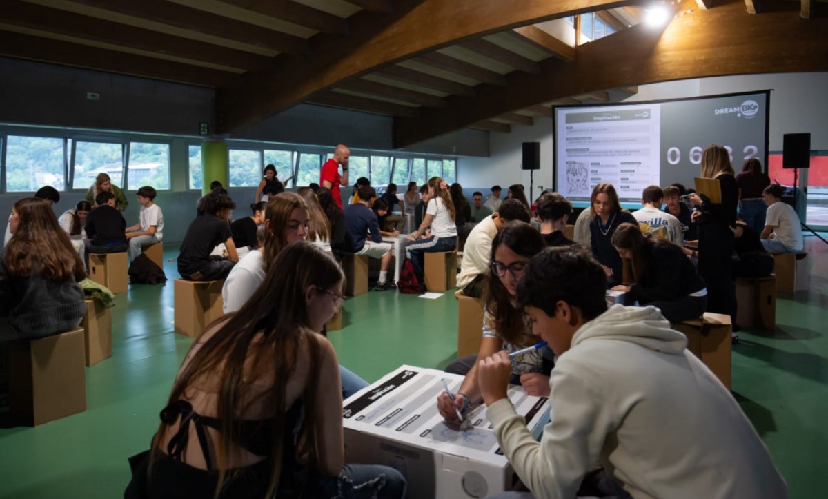 Prop de 240 alumnes participen en la trobada d'innovació i emprenedoria de la Xarxa d'Escoles Emprenedores i Innovadores