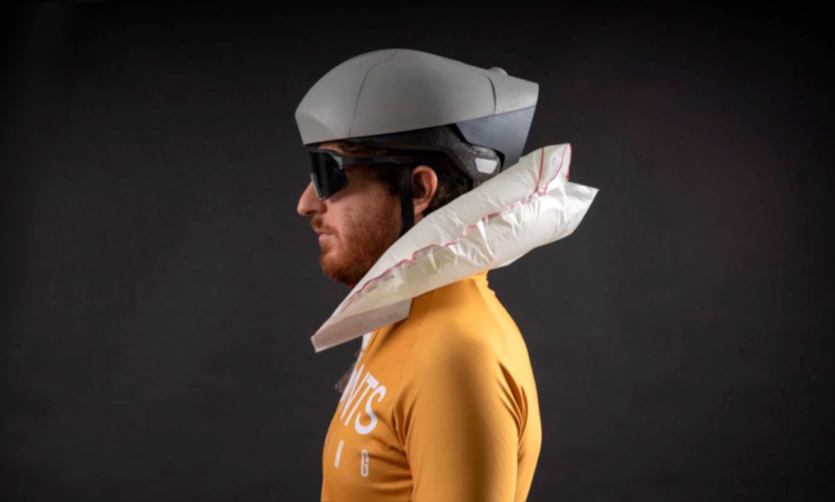 A cervical airbag for cyclists created by EVIX wins the second edition of the Andorra Sports Startup Challenge